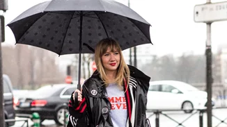 "Τι να φορέσω όταν βρέχει;" | 10 looks που μπορείς να αντιγράψεις για να είσαι κομψή