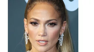 Jennifer Lopez | To super trendy χρώμα που δοκίμασε στα νύχια της