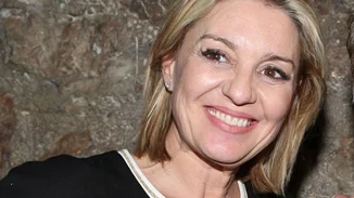 H Νατάσα Ράγιου έγινε νονά | Το midi μπλε φόρεμα και οι φωτογραφίες με τη βαφτιστήρα της