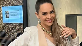 Νικολέττα Καρρά | Με άκρως ανατρεπτικό look σε ρομαντική βόλτα με τον Διονύση Πάναγιωτάκη στη Μύκονο