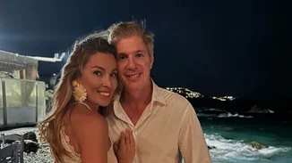 Μαριέττα Χρουσαλά & Λέων Πατίτσας | Στο παραδοσιακό ιταλικό γλέντι για τη βάφτιση του Γιάννη Κούστα Junior