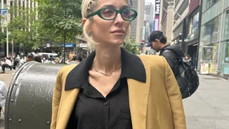 Η Σοφία Καρβέλα με τροφική δηλητηρίαση | Τα τρυφερά στιγμιότυπα με τους γιους της να τη φροντίζουν