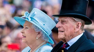 Ο συμβολισμός πίσω από το στεφάνι που κατέθεσε η βασίλισσα στη μνήμη του Φιλίππου