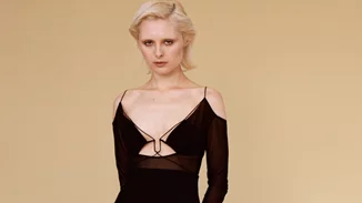 Nensi Dojaka | Η αλβανίδα σχεδιάστρια μόδας που κέρδισε το βραβείο νέων σχεδιαστών LVMH