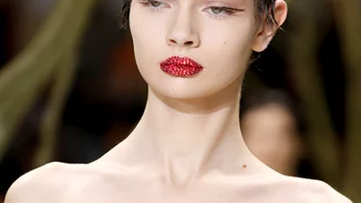 Μια αναδρομή στα ωραιότερα beauty looks του οίκου Dior της τελευταίας δεκαετίας