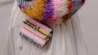 Τα έξυπνα styling hacks που ακολουθούν οι fashionistas για ανανεωμένο στιλ