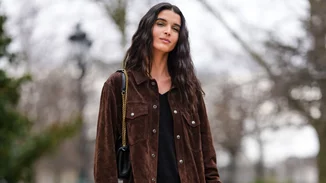 3 λόγοι που αυτό το suede πανωφόρι από τη Zara έχει γίνει viral στο TikTok;