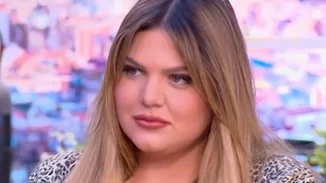 Δανάη Μπάρκα | "Μου είπε ότι η τηλεόραση με ασχημαίνει και με κάνει τόση, μου το έλεγε με απελπισία στο μάτι της"