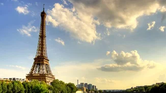 10 μπιζάρ trivia για τον Πύργο του Άιφελ