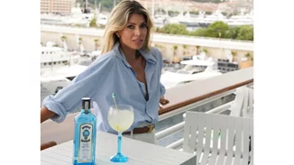 Βάσια Κωσταρά | Με τo ΒOMBAY SAPPHIRE στους "ηλεκτρισμένους" αγώνες ταχύτητας σκαφών Ε1 στο Μονακό