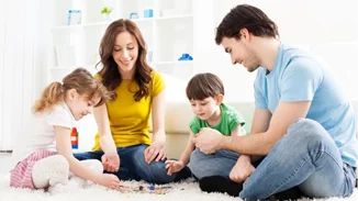 Βρήκαμε τα επιτραπέζια παιχνίδια που είναι διασκεδαστικά για όλη την οικογένεια και ενισχύουν τις ικανότητες των παιδιών