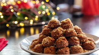 Φέτος θα φτιάξεις τα τέλεια μελομακάρονα | Τα 5 μυστικά της Αργυρώς Μπαρμπαρίγου που χρειάζεται να ξέρεις