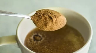 Έχει δίκιο το TikTok; Μπορεί η προσθήκη κανέλας στον καφέ να σε βοηθήσει να κάψεις λίπος;