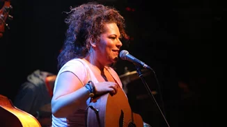 Η Ματούλα Ζαμάνη και οι χοντράνθρωποι