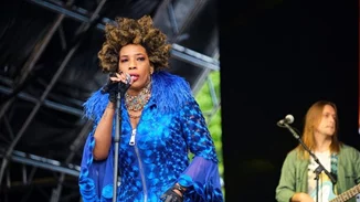 Μacy Gray | "Το γεγονός ότι αλλάζεις μέρη του σώματός σου δεν σε κάνει γυναίκα"