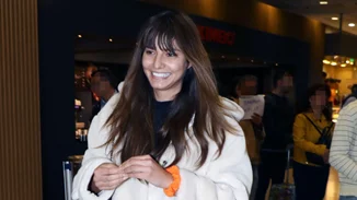 Ηλιάνα Παπαγεωργίου | Φόρεσε τις μπότες που ταιριάζουν τέλεια με midi φορέματα και φούστες