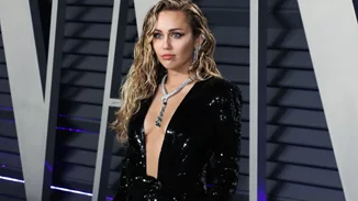 Οι πιο κομψοί τρόποι για να φορέσεις τις παγιέτες φέτος τα Χριστούγεννα