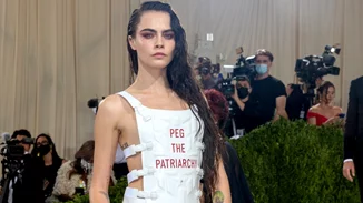 Cara Delevingne | "Γνώριζα ότι αν συνέχιζα έτσι είτε θα κατέληγα νεκρή, είτε θα έκανα κάτι πολύ ηλίθιο"