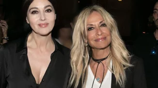 Άννα Βίσση | Ποζάρει χέρι-χέρι με τη Monica Bellucci