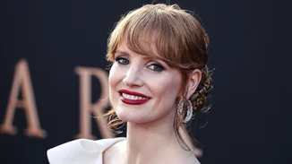 Μακιγιάζ μετά τα 50 | Πώς να φορέσεις σωστά σκουρόχρωμα κραγιόν