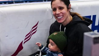 Κατερίνα Στεφανίδη | Στον πρώτο της αγώνα μετά τη γέννα, αγκαλιά με τον γιο της