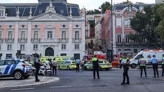 Πορτογαλία | Εθνικό πένθος μετά το φονικό εκτροχιασμό τελεφερίκ στη Λισαβόνα