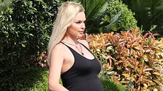 Βίκυ Κάβουρα | Με ολόσωμη φόρμα λίγο πριν φέρει στον κόσμο το μωρό της