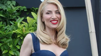 Η Μαρία Ηλιάκη είπε "ναι" στο πιο διαχρονικό χρώμα για τα νύχια της