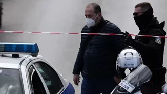 Έγκλημα στην Άρτα | "Προσπάθησε να με πνίξει μπροστά στο παιδί μας" - Σοκάρει η πρώην σύζυγος του 29χρονου