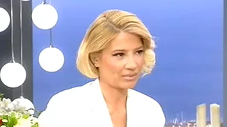 Η Φαίη Σκορδά με πολύ κοντό καρέ