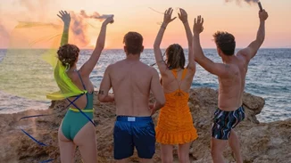 Living unexpectedly | Mία παρέα φίλων έζησε απροσδόκητα το ελληνικό καλοκαίρι