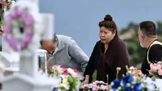 Γλυκά Νερά | "Η μητέρα της Καρολάιν πέταξε την επιγραφή με την "πολυαγαπημένη μου σύζυγο" από το μνήμα, την έσπασε"