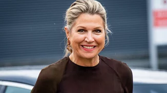 Η βασίλισσα Μάξιμα πέφτει με αλεξίπτωτο