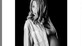 Μαρία Ηλιάκη | Ποζάρει με εσώρουχα λίγο πριν γεννήσει