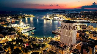 H Range Rover στον Πύργο Πειραιά | Ένα από τα κορυφαία luxury brands παγκοσμίως "δημιουργεί" τον απόλυτο αστικό ψηφιακό καμβά