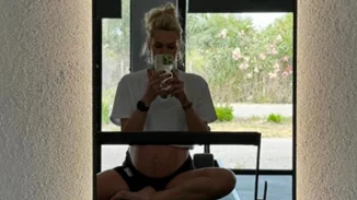 Βίκυ Κάβουρα | Μας δείχνει το κορμί της δύο εβδομάδες μετά τη γέννα