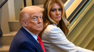 Donald & Melania Trump | Η έντονη διαφωνία και η χειρονομία στο αεροσκάφος που κατέγραψε το Sky News