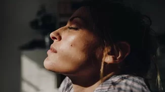 Στρες και μοναξιά | Μείωσε αυτά τα αισθήματα αλλάζοντας μία συνήθειά σου