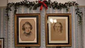 Σπάνια αντικείμενα του Τσαρλς Ντίκενς σε έκθεση στο αφιερωμένο στη ζωή και το έργο του Μουσείο στο Λονδίνο