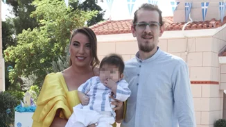 Η Μελίνα Μακρή βάφτισε τον γιο της | Η εντυπωσιακή διακόσμηση και το look της ευτυχισμένης μητέρας