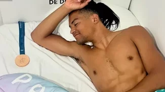 Ο Εμμανουήλ Καραλής κοιμήθηκε αγκαλιά με το... μετάλλιο του