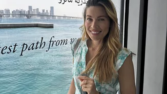 Με μαντίλα στο Άμπου Ντάμπι η Μαριέττα Χρουσαλά