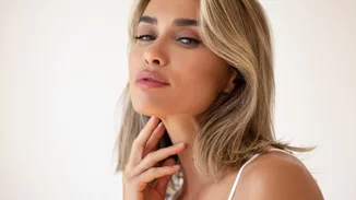 Το μαγικό μυστικό των make-up atists για πρόσωπο χωρίς πρήξιμο