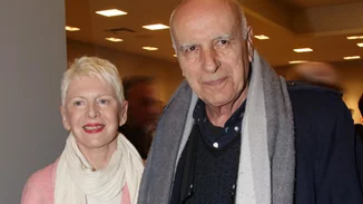 Έλενα Ακρίτα | "Άρχισε να αλλάζει το σώμα μου, να βαραίνει το στήθος μου - Ψιλοκρυβόμουν από τον άνδρα μου"