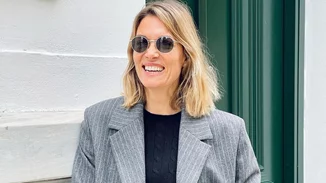 Η Βίκυ Καγιά υιοθέτησε την τάση των long shorts | Τα statement παπούτσια που φόρεσε