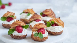 Εορτολόγιο | Ποιοι γιορτάζουν σήμερα, 26 Ιουνίου