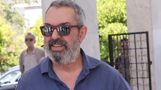 Η πρώτη έξοδος του Χρήστου Χατζηπαναγιώτη μετά τη σοβαρή περιπέτεια υγείας του