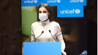 Η εμφάνιση της Βασίλισσας Letizia με σέξι κόκκινες μπότες, είναι ό, τι πιο ανατρεπτικό είδαμε σήμερα