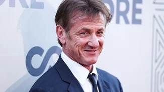 Ο Σον Πεν χάρισε ένα από τα Όσκαρ του στον πρόεδρο της Ουκρανίας, Βολοντίμιρ Ζελένσκι