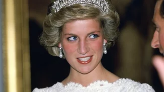 Η Πριγκίπισσα Diana και το στίγμα που άφησε στη μόδα μέσα από 5 εμβληματικές εμφανίσεις